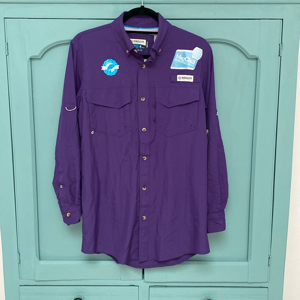 NWT Magellan Men Fish Gear MagChill Shirt. XS. Purple